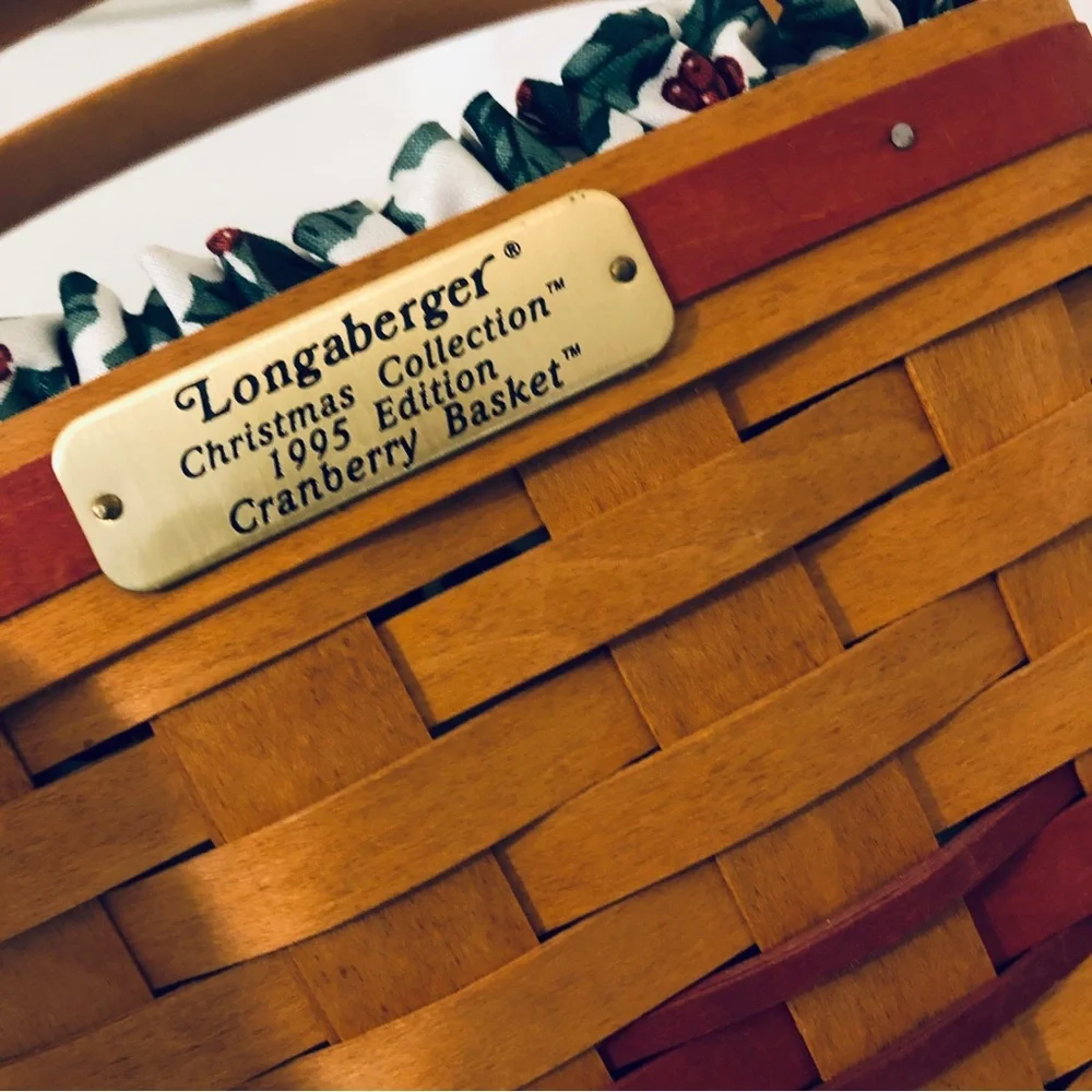 Vintage Longaberger Christmas  Cranberry Basket 1995